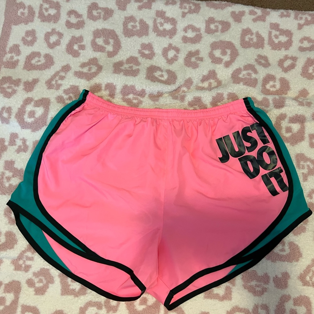 Women’s Nike Tempo Shorts!